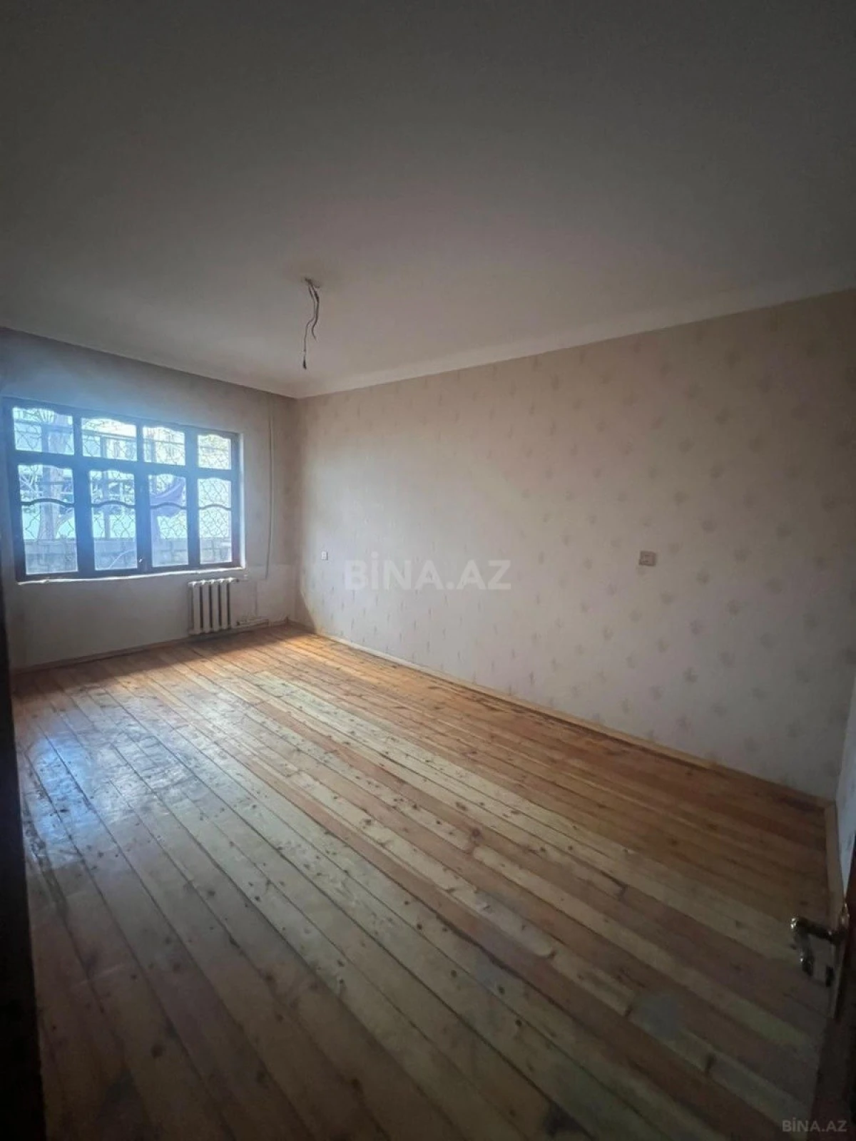 Satılır 5 otaqlı mənzil 120 m²