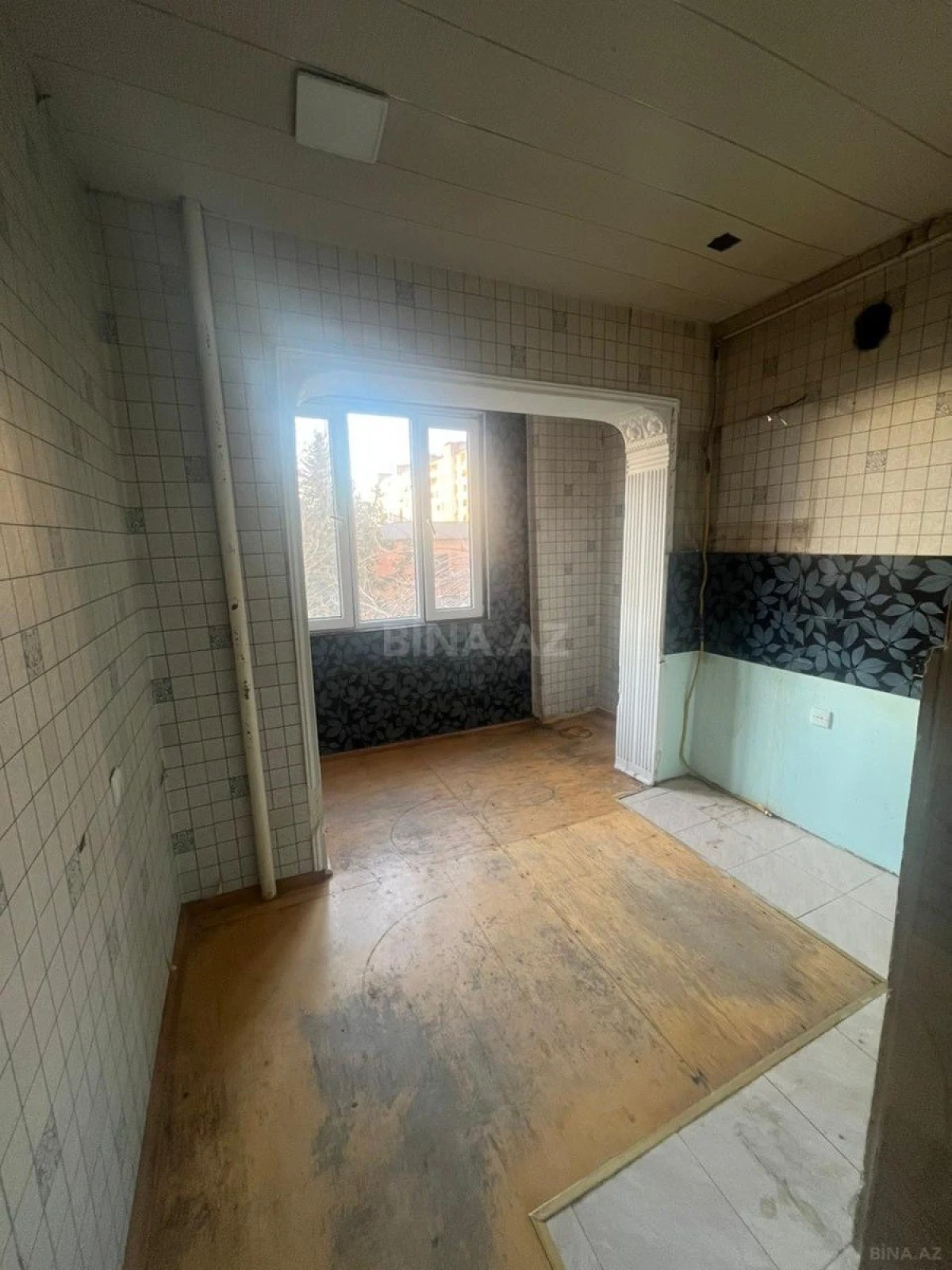Satılır 5 otaqlı mənzil 120 m²