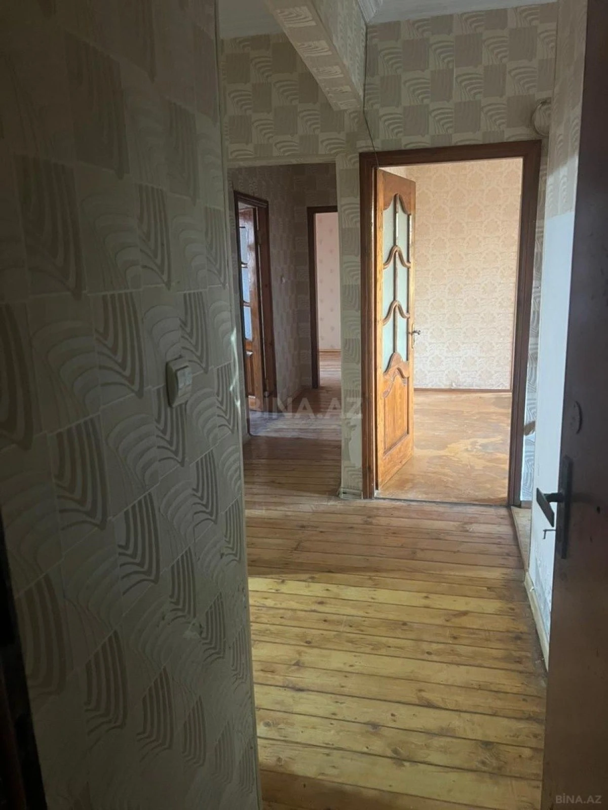 Satılır 5 otaqlı mənzil 130 m²