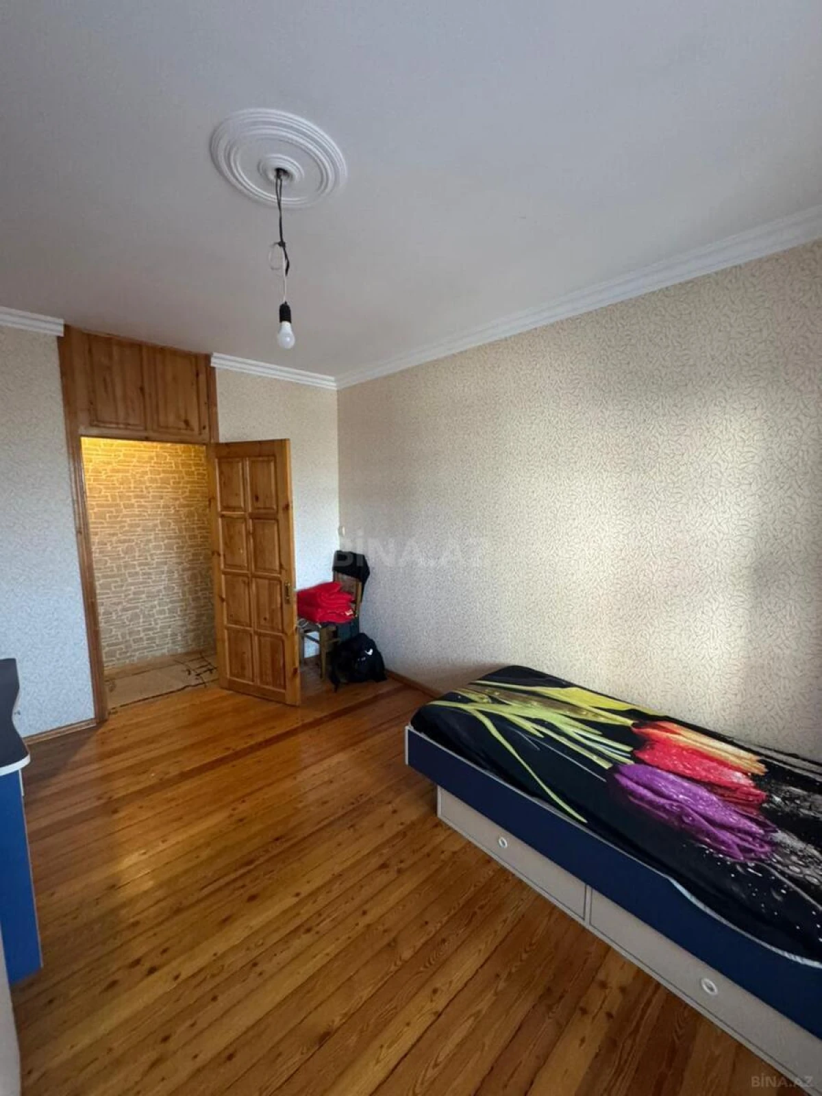 Satılır 5 otaqlı mənzil 130 m²