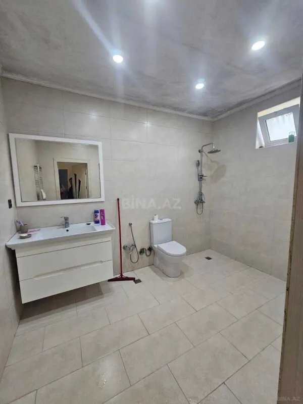 Satılır 6 otaqlı həyət evi 200 m²