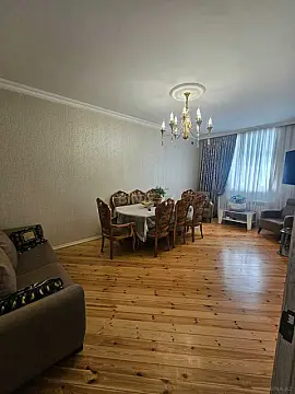Satılır 6 otaqlı həyət evi 200 m²