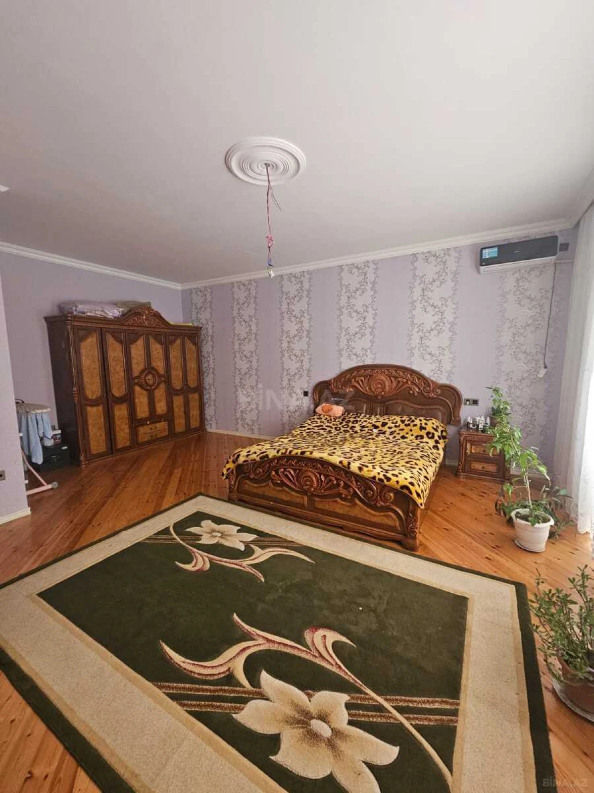 Satılır 6 otaqlı həyət evi 200 m²