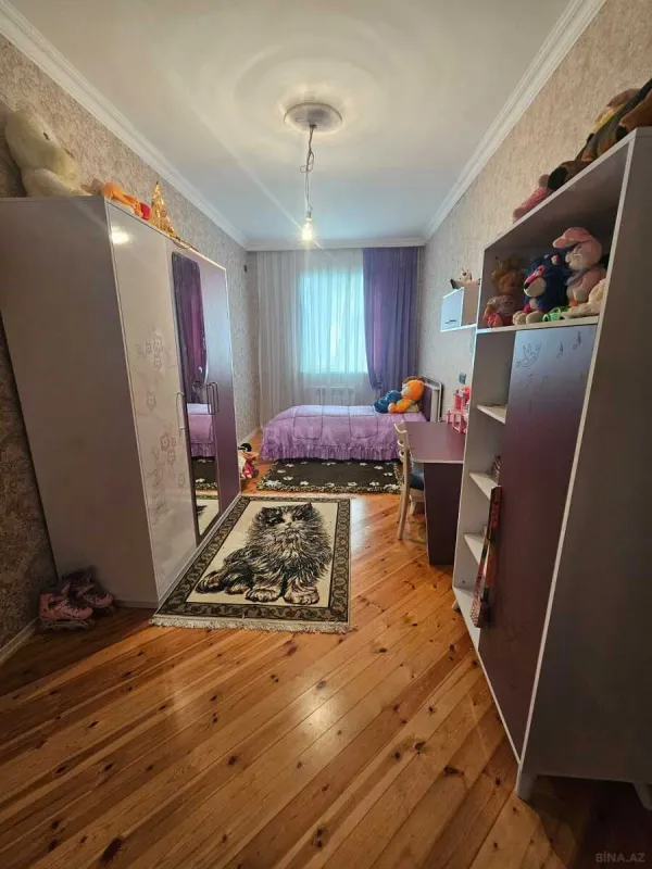 Satılır 6 otaqlı həyət evi 200 m²