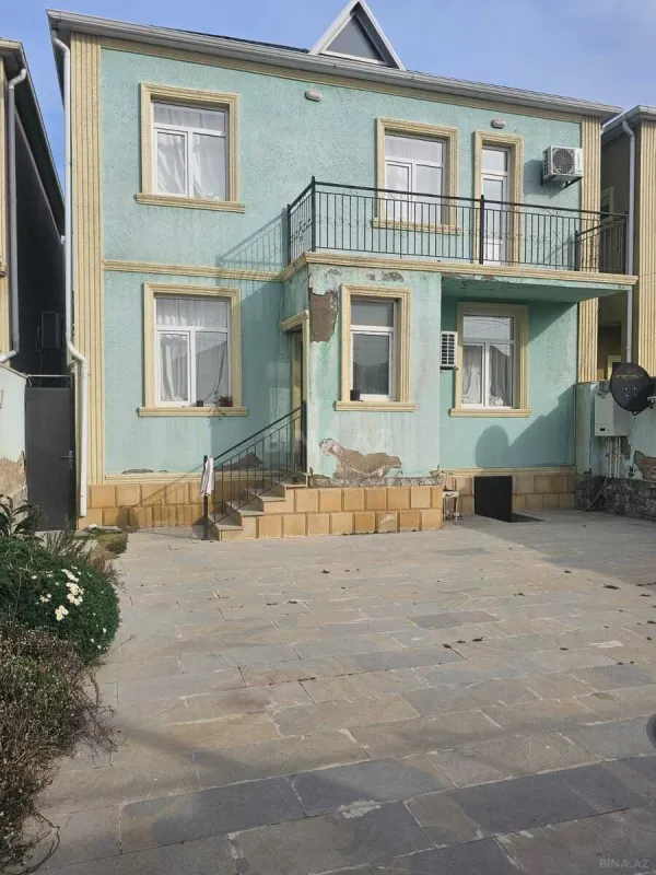 Satılır 6 otaqlı həyət evi 200 m²