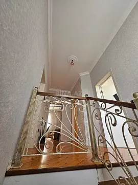 Satılır 6 otaqlı həyət evi 200 m²