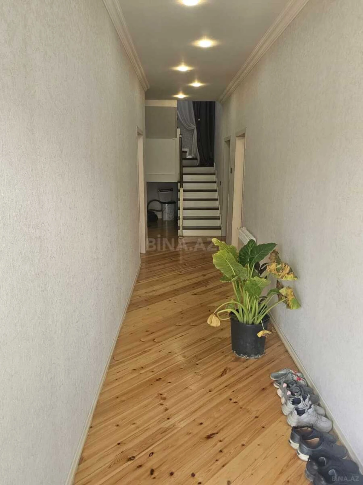 Satılır 6 otaqlı həyət evi 200 m²