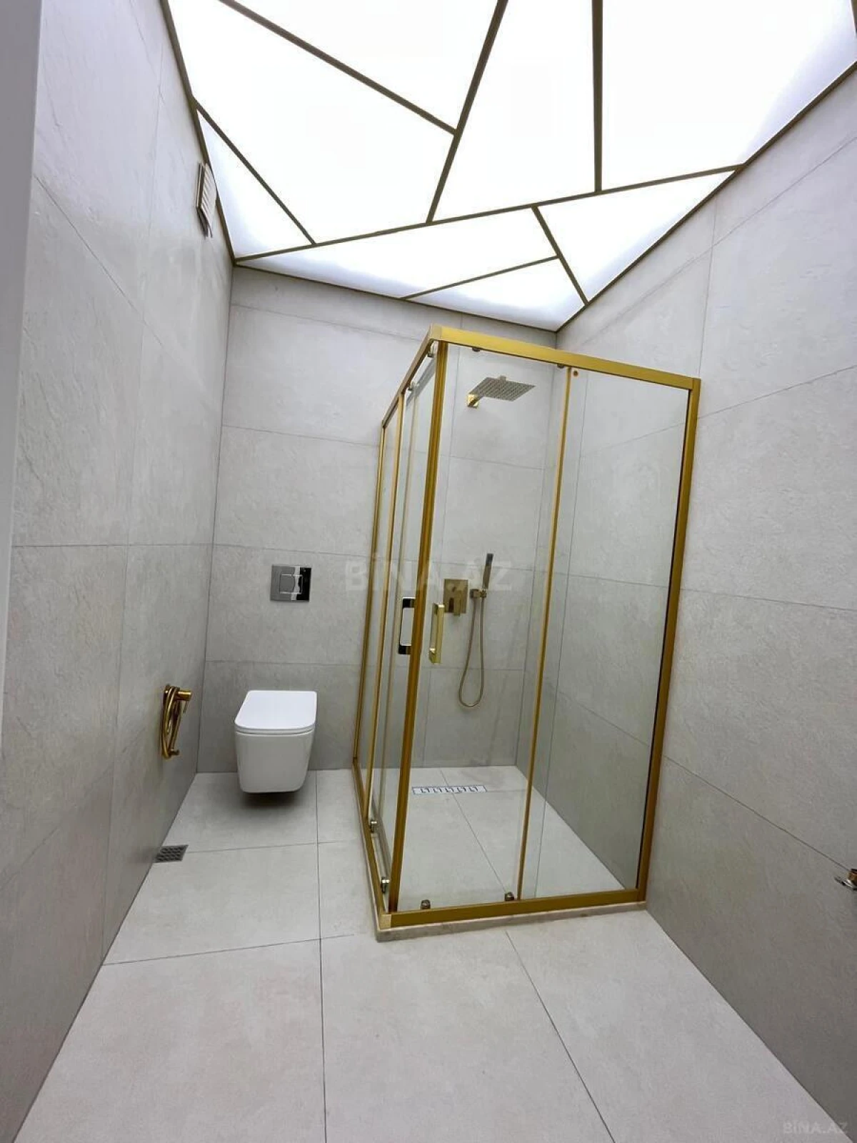 Satılır 2 otaqlı mənzil 72 m²