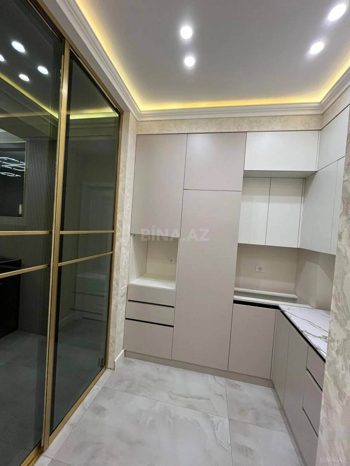Satılır 2 otaqlı mənzil 72 m²