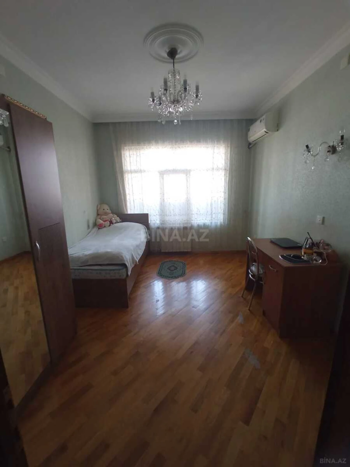 Satılır 4 otaqlı mənzil 120 m²