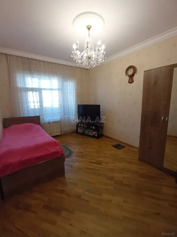 Satılır 4 otaqlı mənzil 120 m²