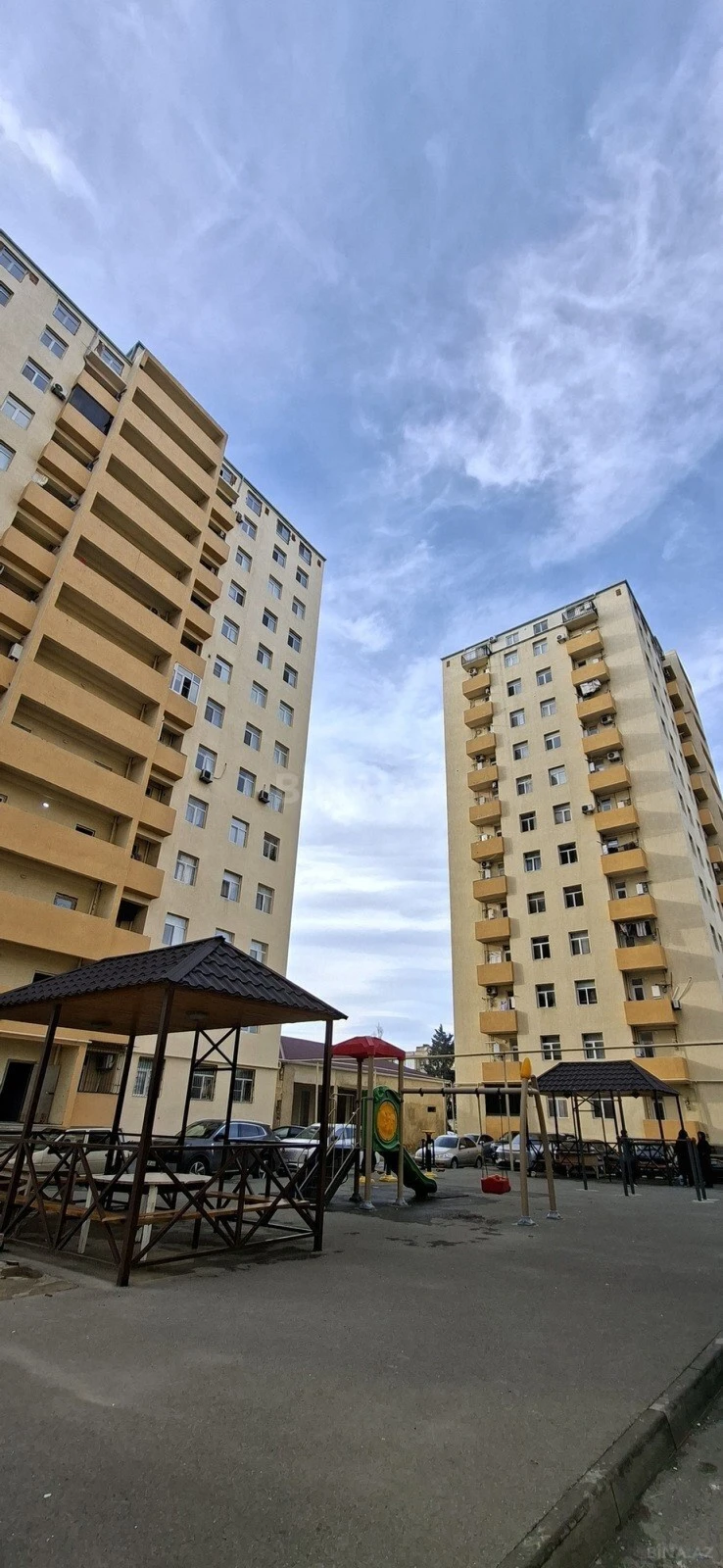 Satılır 2 otaqlı mənzil 69 m²