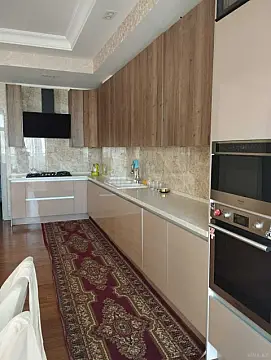 Kirayə verilir 4 otaqlı mənzil 210 m²