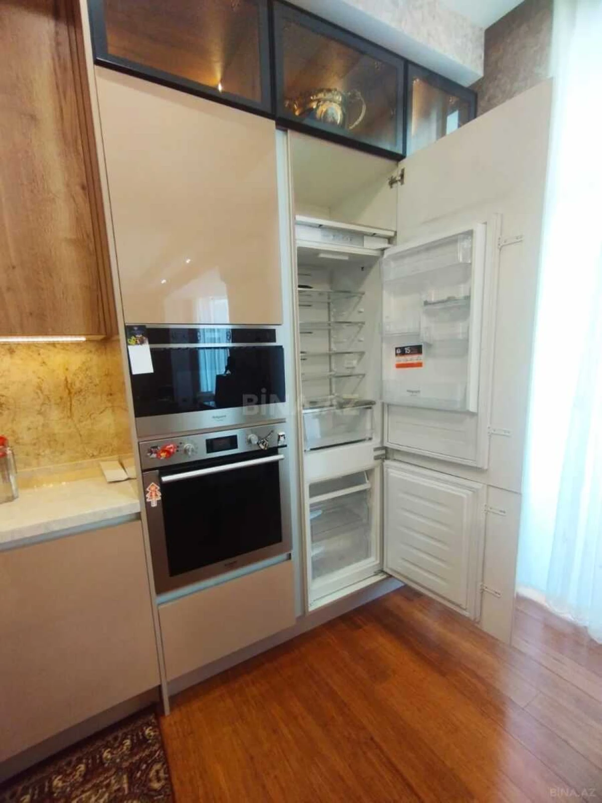 Kirayə verilir 4 otaqlı mənzil 210 m²