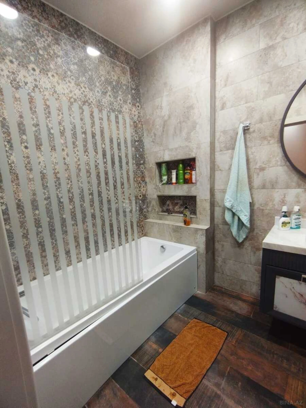 Kirayə verilir 4 otaqlı mənzil 210 m²