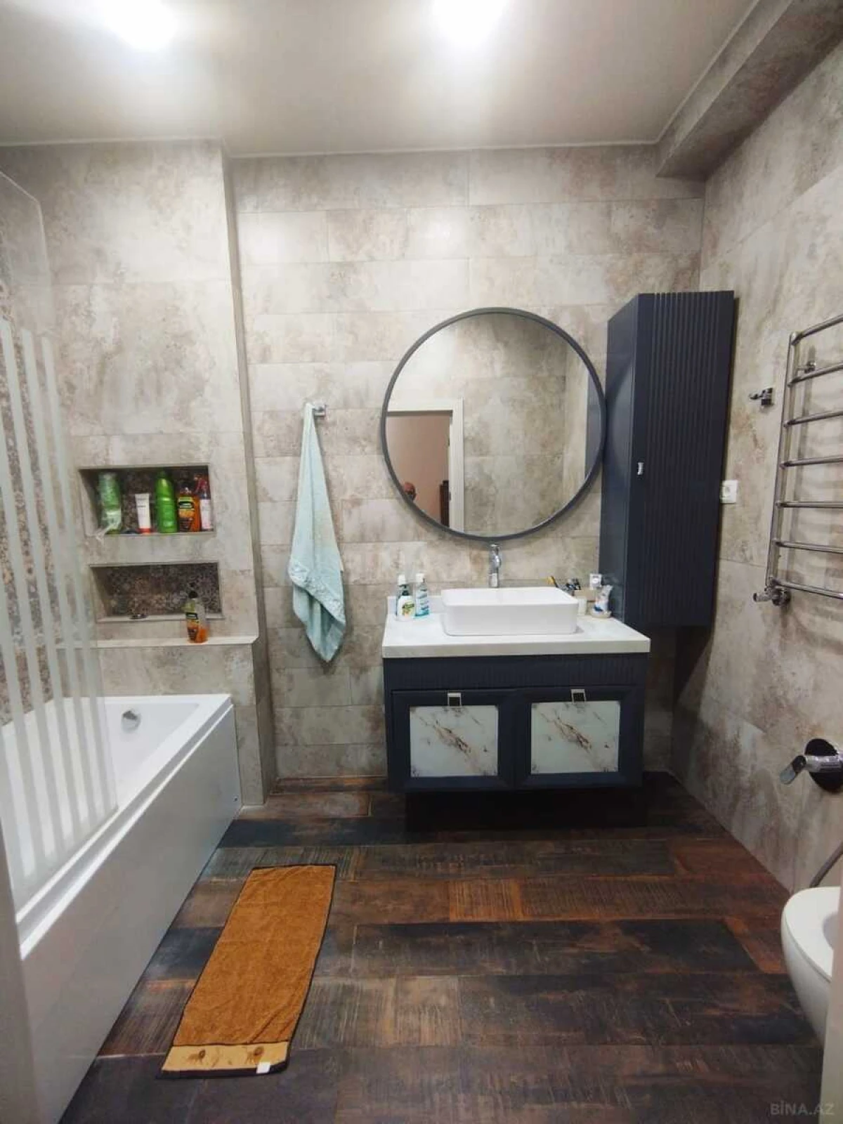 Kirayə verilir 4 otaqlı mənzil 210 m²