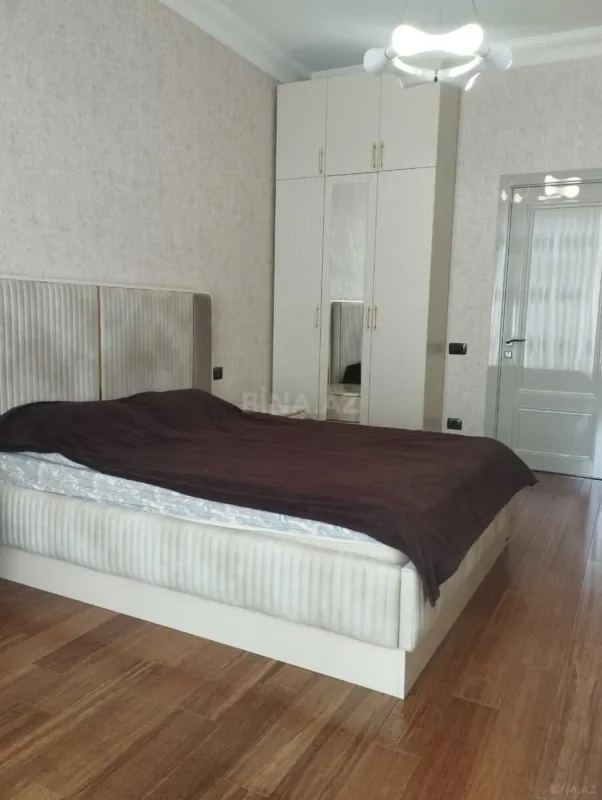 Kirayə verilir 4 otaqlı mənzil 210 m²