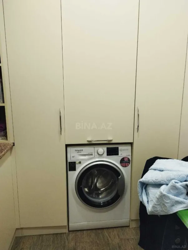 Kirayə verilir 4 otaqlı mənzil 210 m²