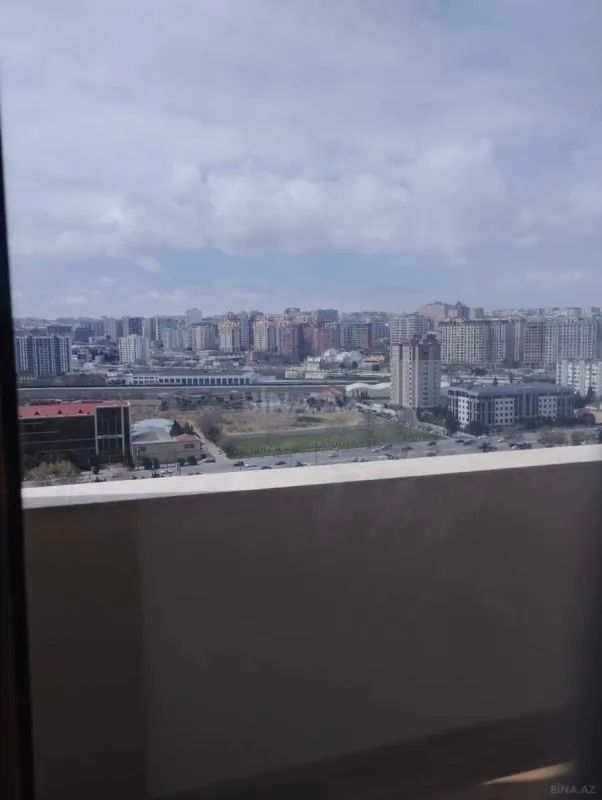 Kirayə verilir 4 otaqlı mənzil 210 m²