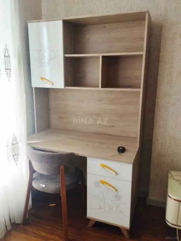 Kirayə verilir 4 otaqlı mənzil 210 m²