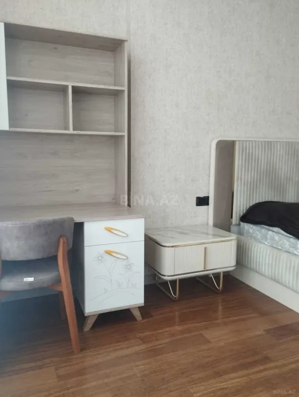 Kirayə verilir 4 otaqlı mənzil 210 m²