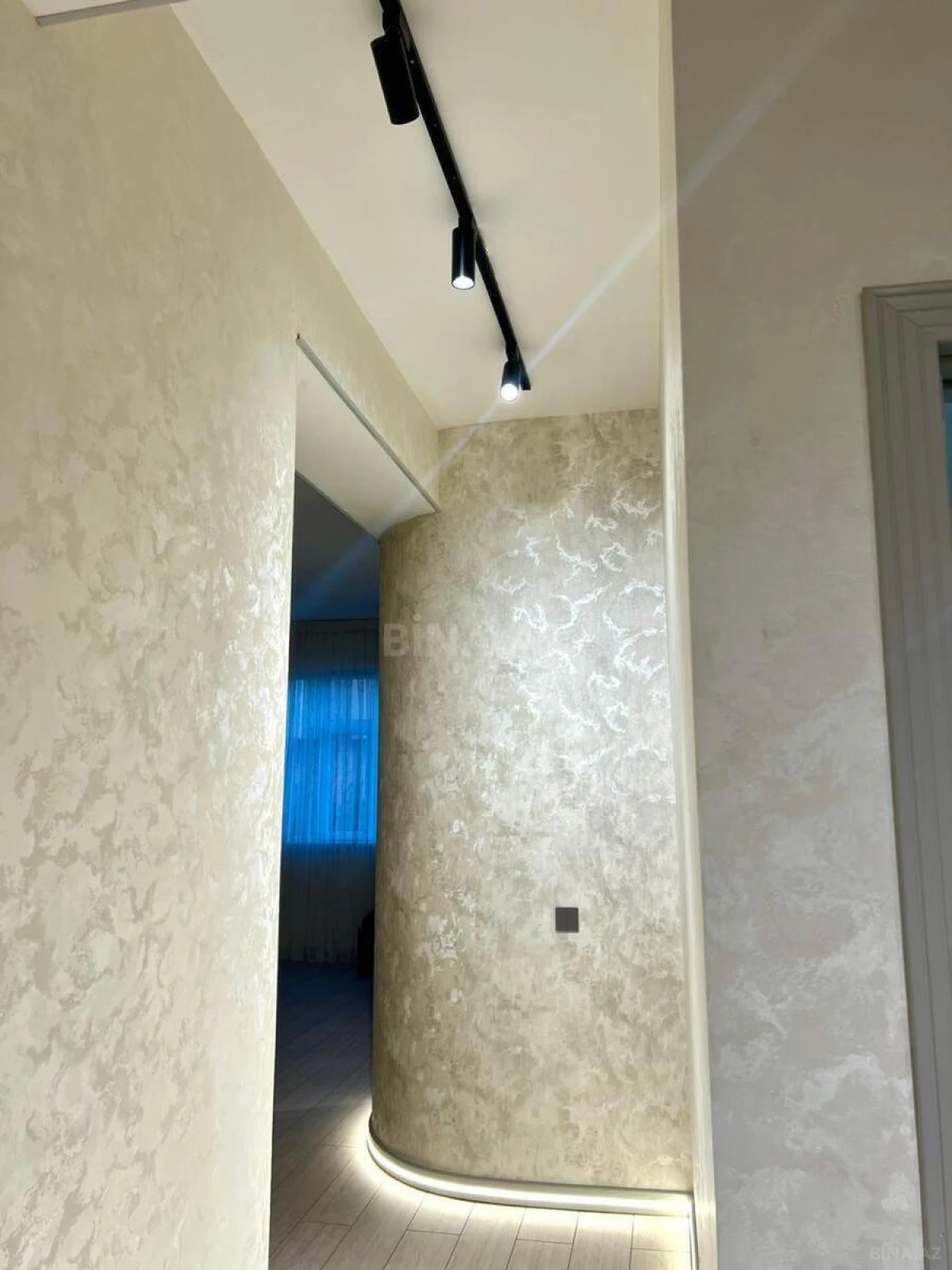 Satılır 2 otaqlı mənzil 60 m²