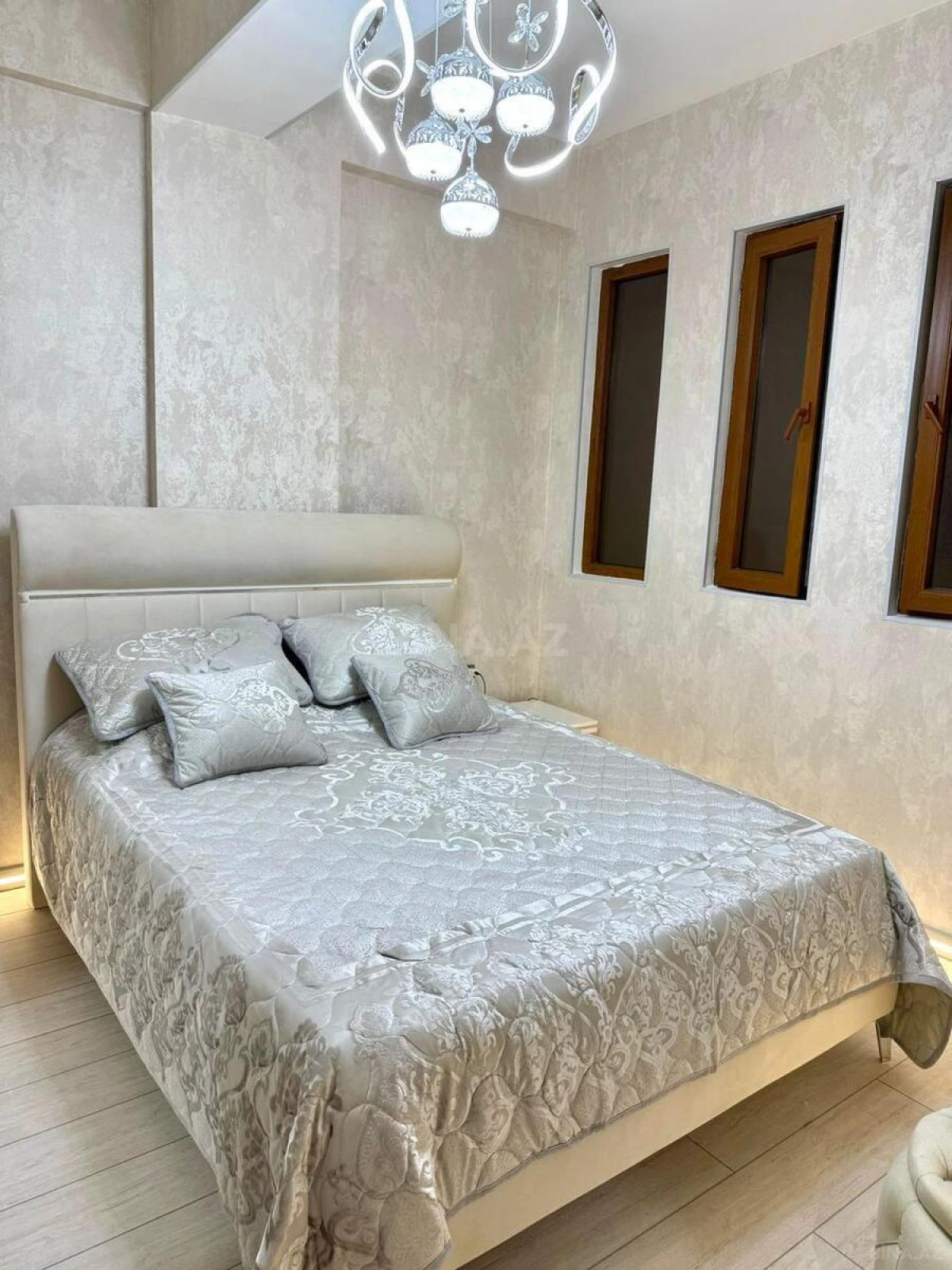 Satılır 2 otaqlı mənzil 60 m²