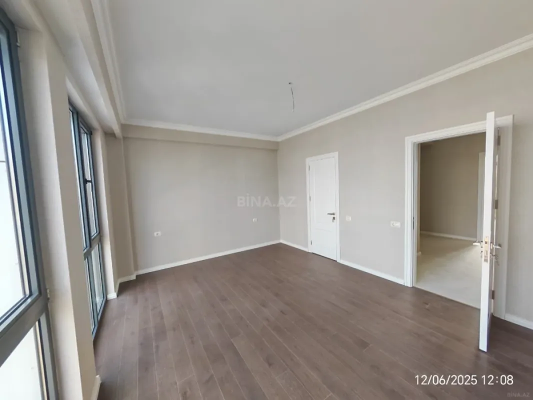 Satılır 3 otaqlı mənzil 110 m²