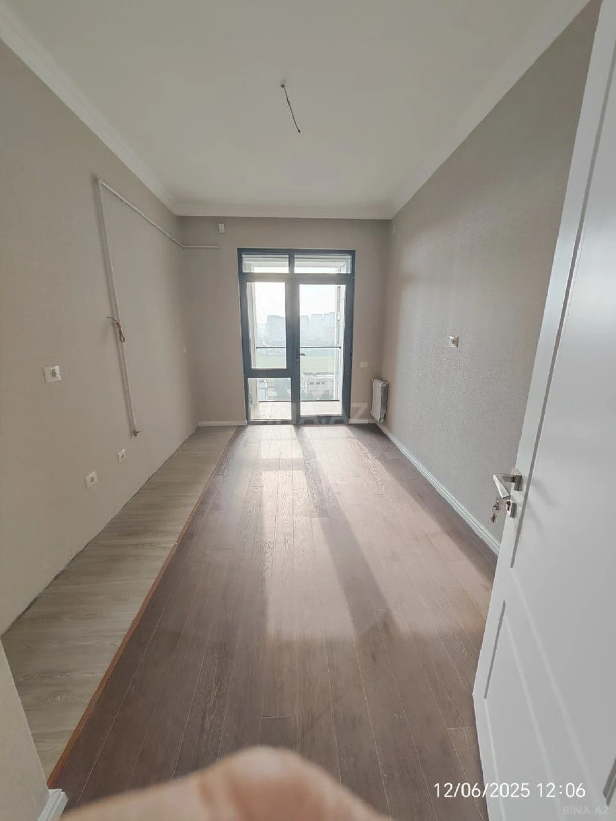 Satılır 3 otaqlı mənzil 110 m²
