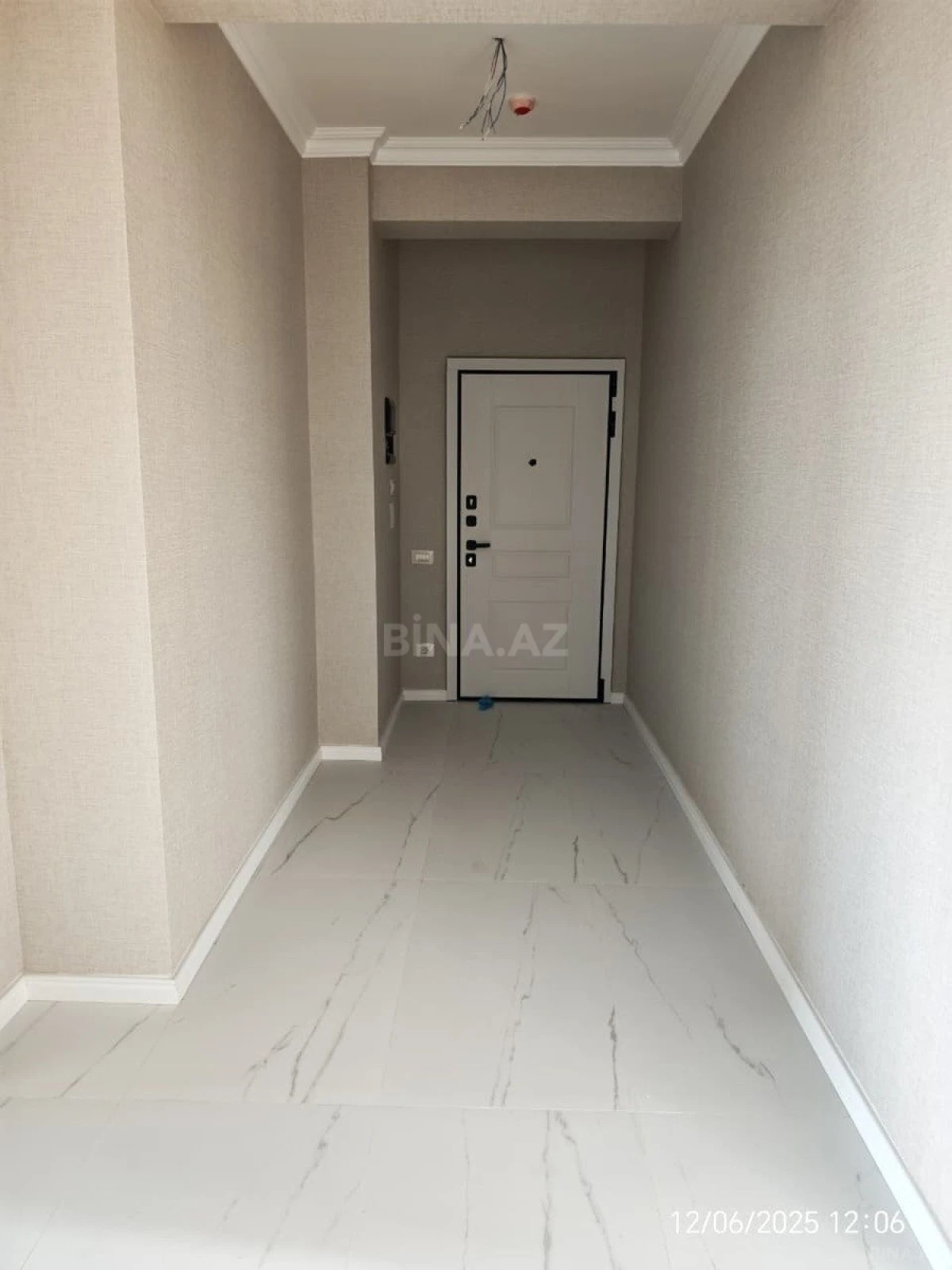 Satılır 3 otaqlı mənzil 110 m²