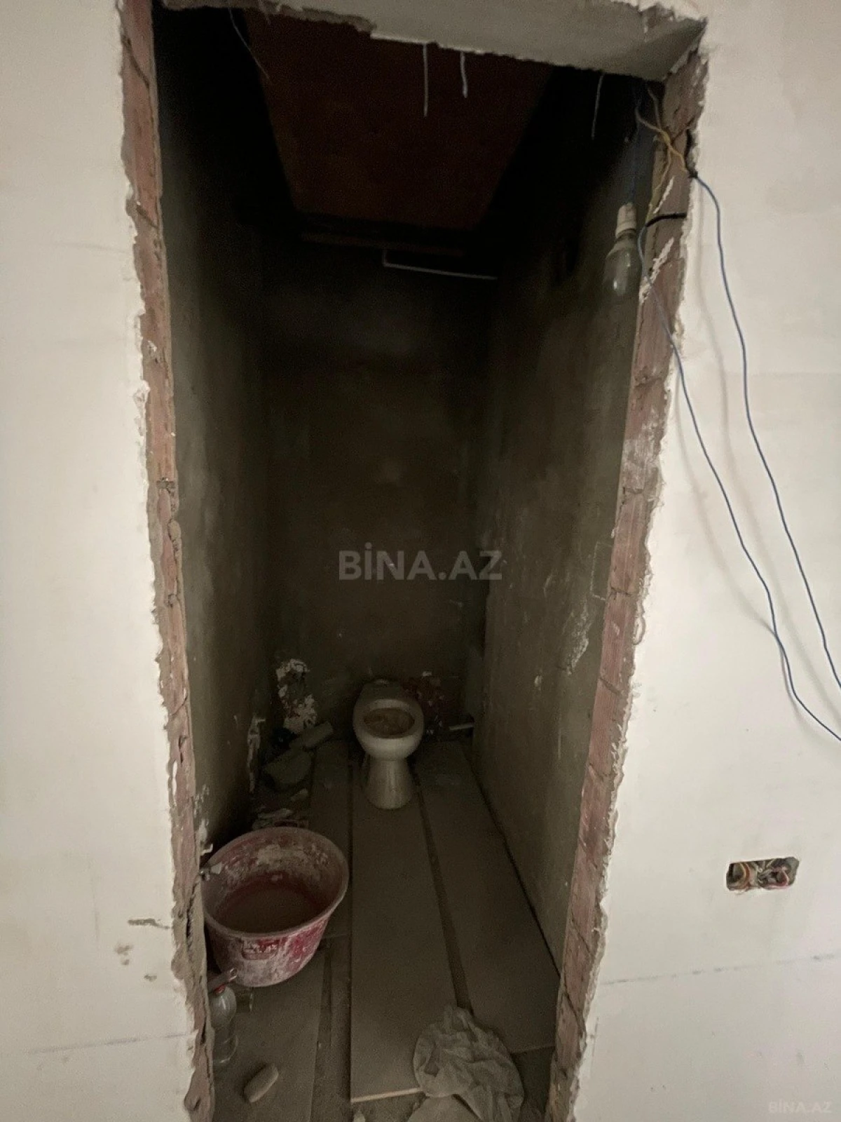 Satılır 4 otaqlı mənzil 170 m²