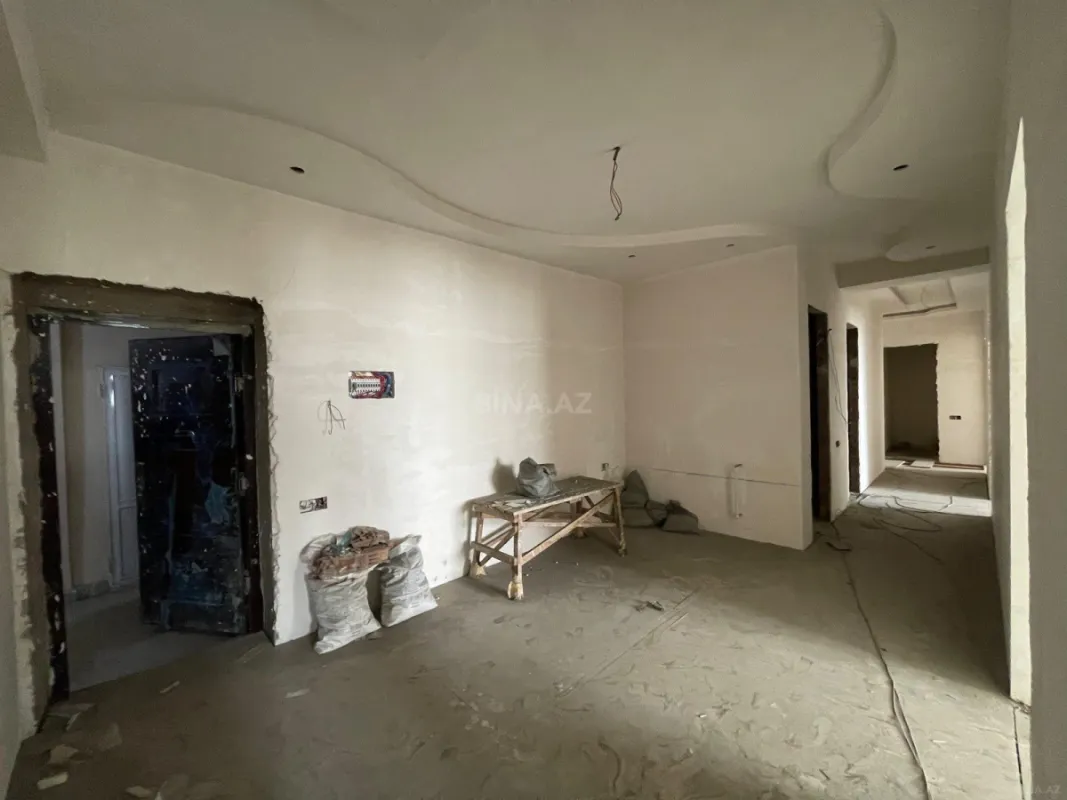 Satılır 4 otaqlı mənzil 170 m²