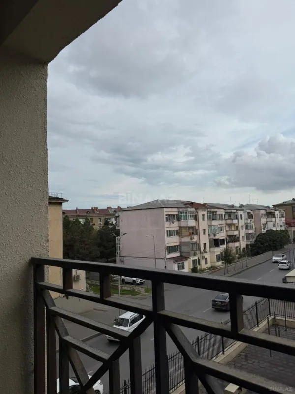 Satılır 4 otaqlı mənzil 131 m²