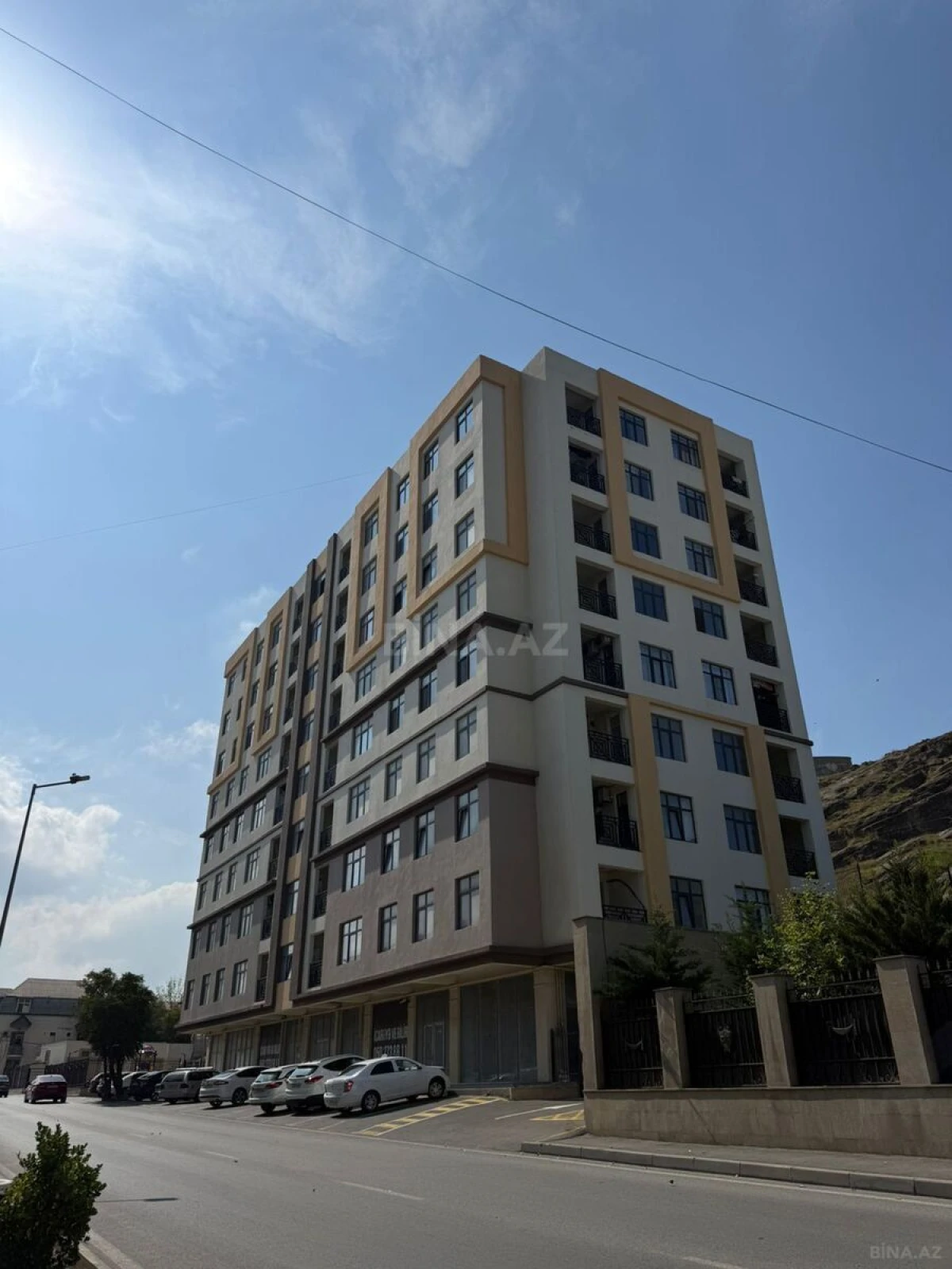 Satılır 4 otaqlı mənzil 131 m²