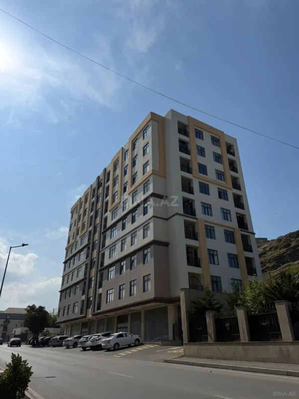 Satılır 4 otaqlı mənzil 131 m²