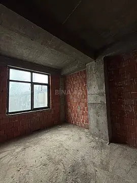 Satılır 4 otaqlı mənzil 131 m²