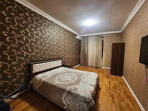Satılır 3 otaqlı mənzil 118 m²