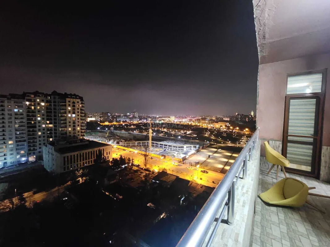 Satılır 3 otaqlı mənzil 118 m²