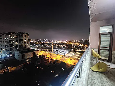 Satılır 3 otaqlı mənzil 118 m²