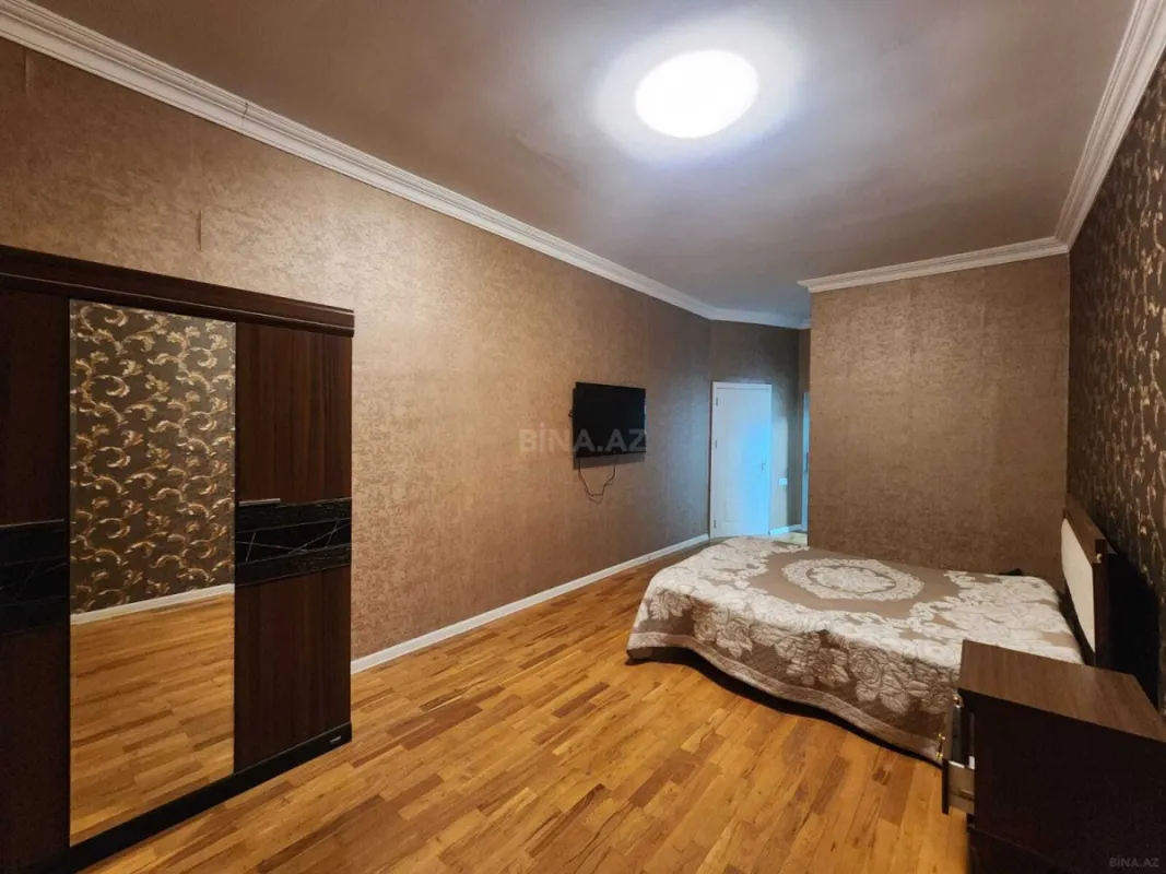 Satılır 3 otaqlı mənzil 118 m²