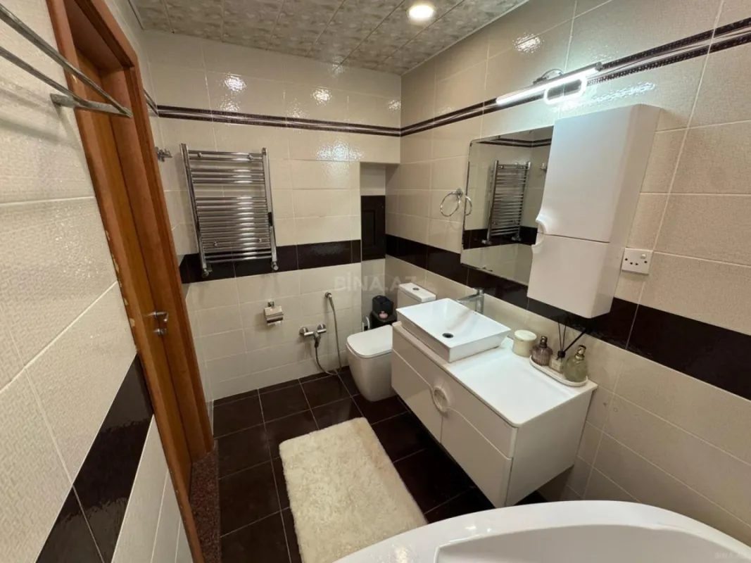 Satılır 3 otaqlı mənzil 115 m²