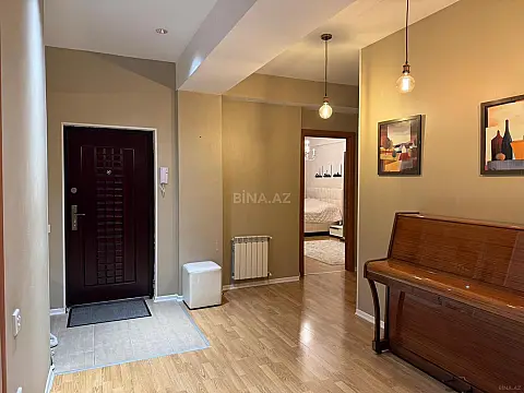 Satılır 3 otaqlı mənzil 115 m²