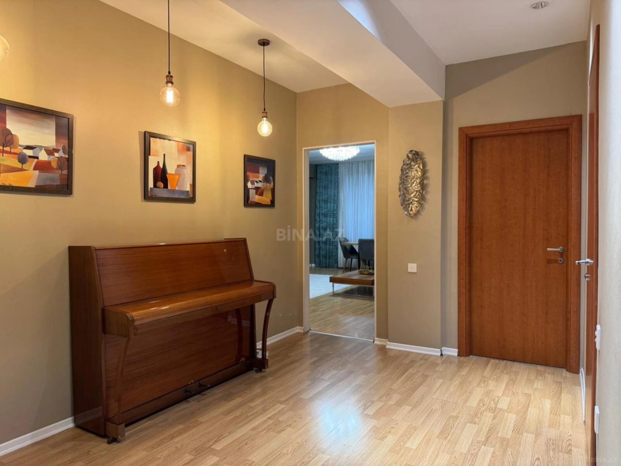 Satılır 3 otaqlı mənzil 115 m²