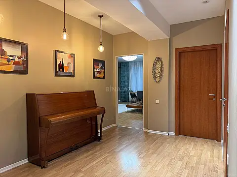 Satılır 3 otaqlı mənzil 115 m²