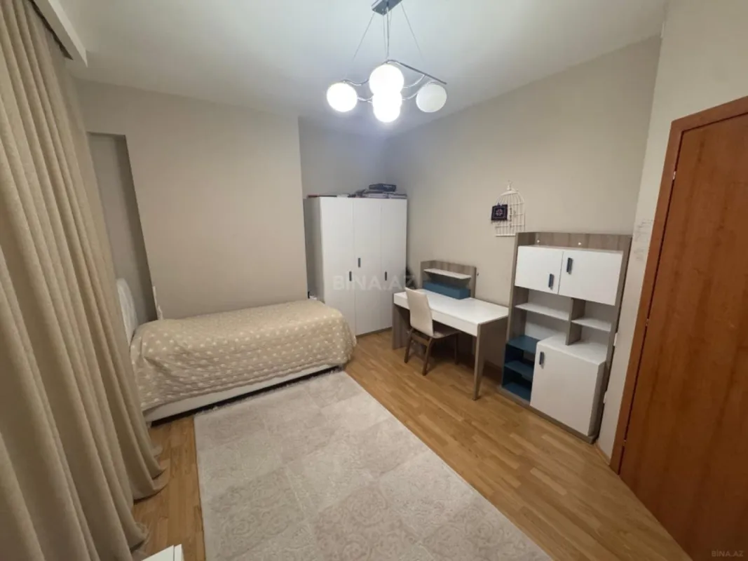 Satılır 3 otaqlı mənzil 115 m²