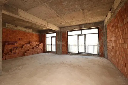 Satılır 5 otaqlı mənzil 267 m²