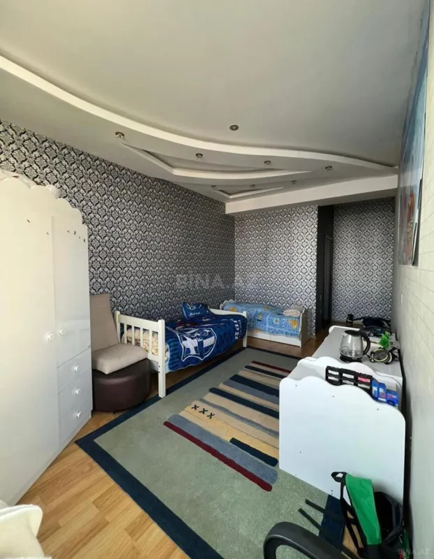 Satılır 3 otaqlı mənzil 156 m²