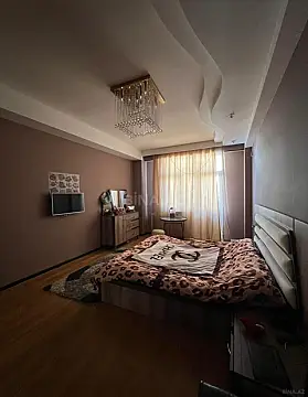 Satılır 3 otaqlı mənzil 156 m²