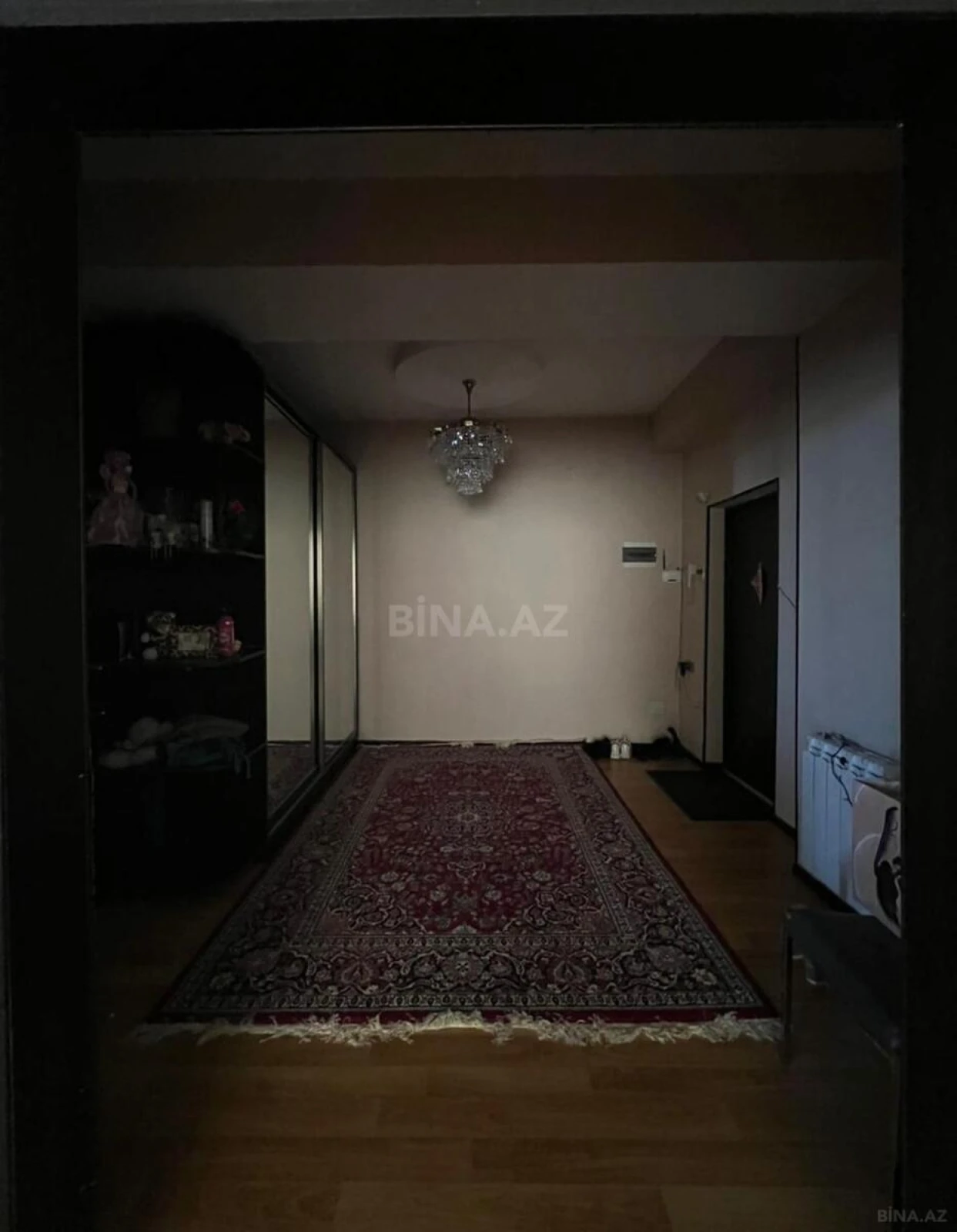 Satılır 3 otaqlı mənzil 156 m²