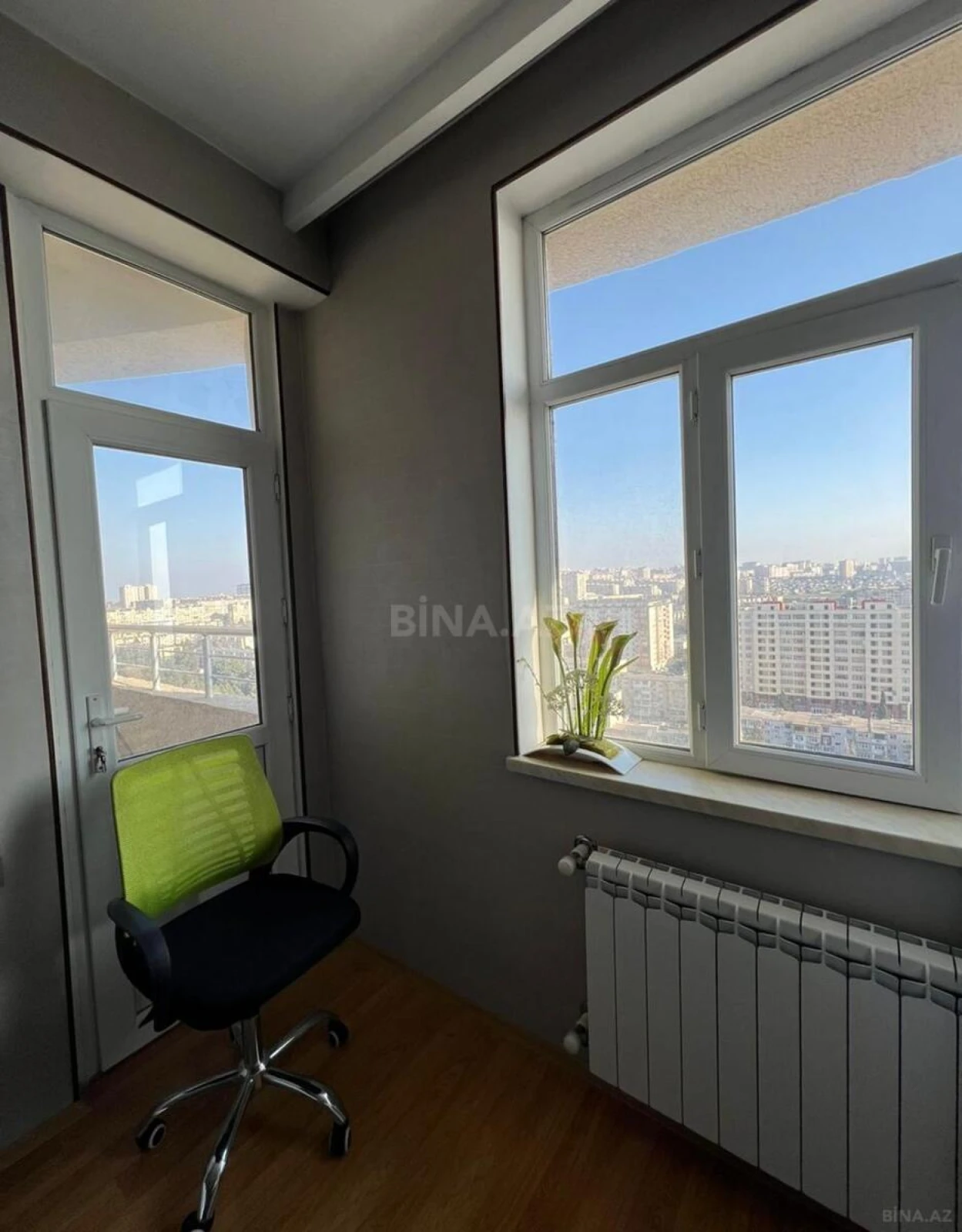 Satılır 3 otaqlı mənzil 156 m²